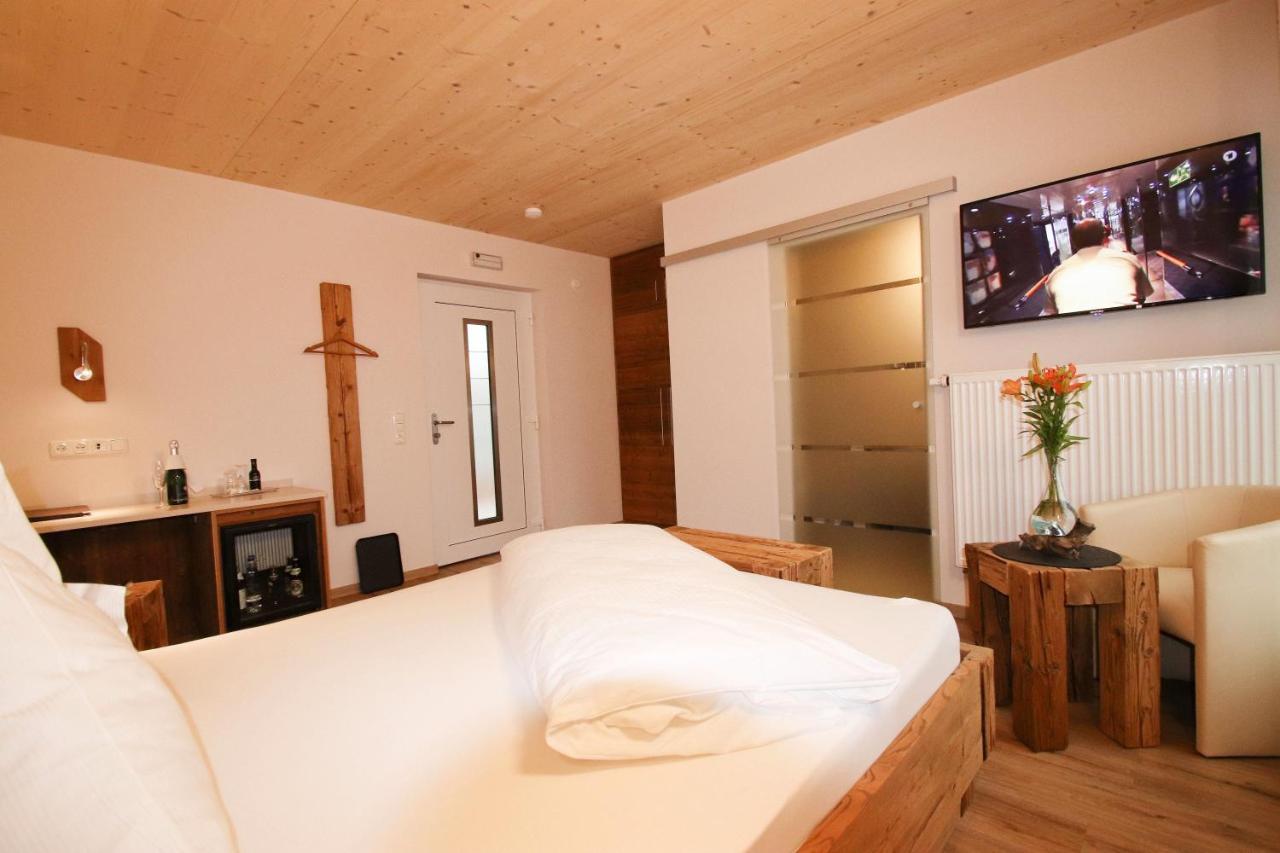 Hotel-Restaurant Gasthaus Bonimeier Niedergottsau Kültér fotó