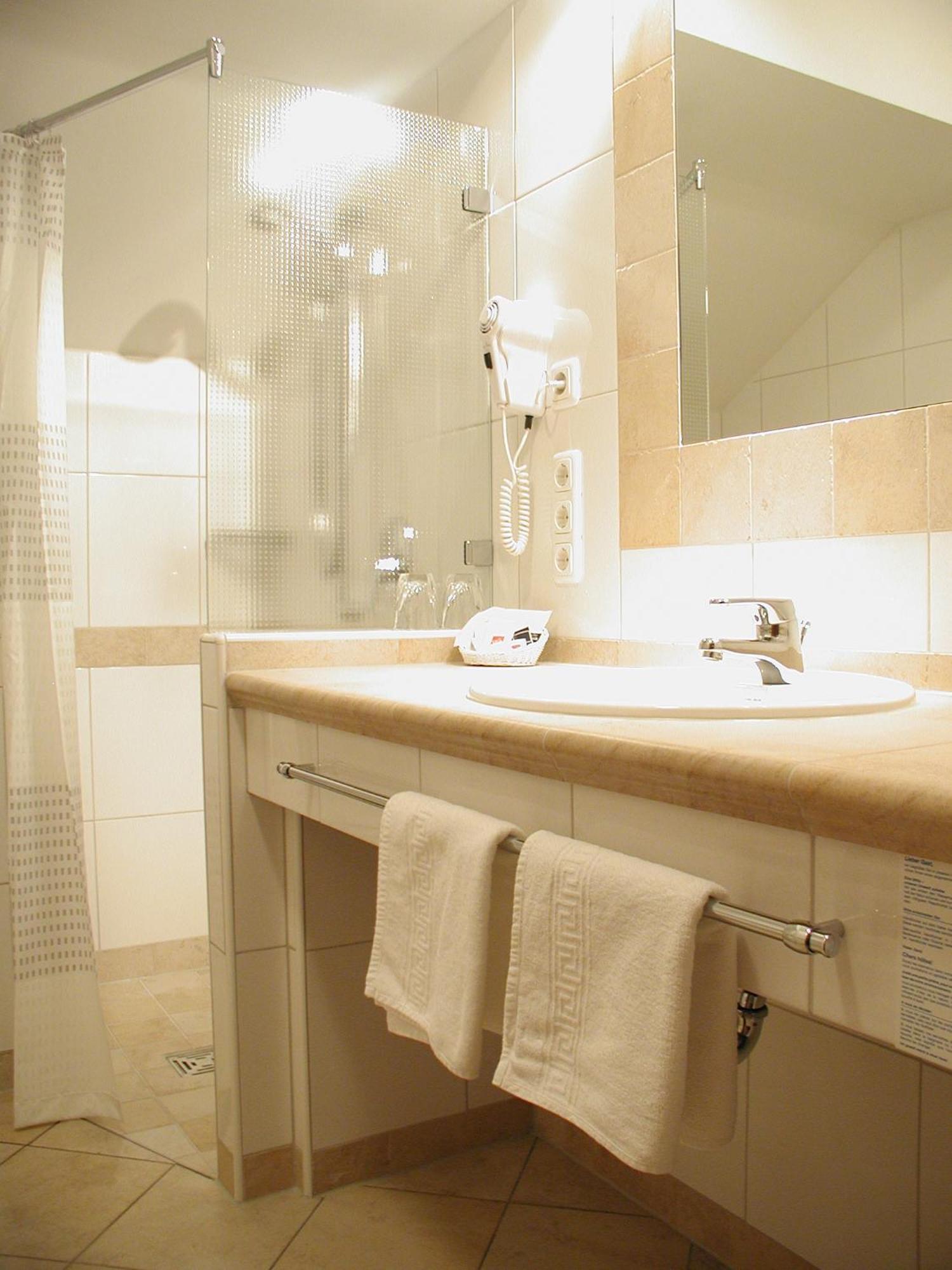 Hotel-Restaurant Gasthaus Bonimeier Niedergottsau Kültér fotó